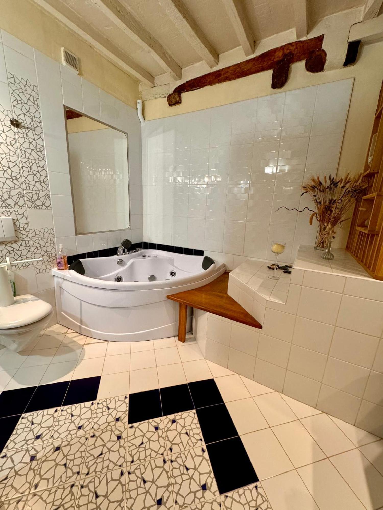 L'Elegante - Maison De Ville Avec Bains A Remous - Parking Inclus Сен Пол дьо Ванс Екстериор снимка